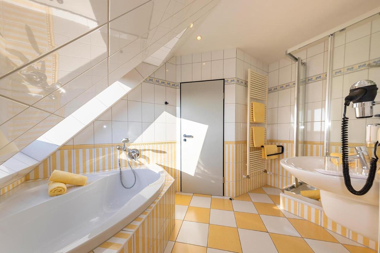 Duenenhotel Am Meer Rostock Exterior foto